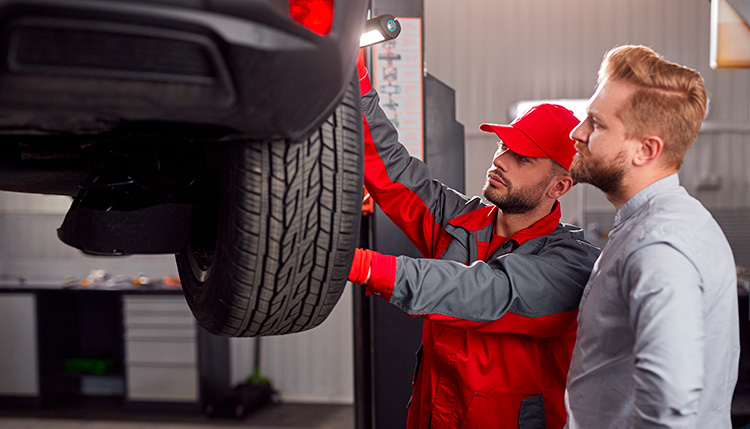 neumáticos, sistema de frenos, amortiguadores y sistema de suspensión tienen un papel relevante en la seguridad del vehículo