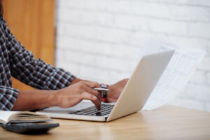 VeriFactu se aplaza a 2027: qué significa realmente para tu actividad y cómo te acompañamos desde APCAS DATA