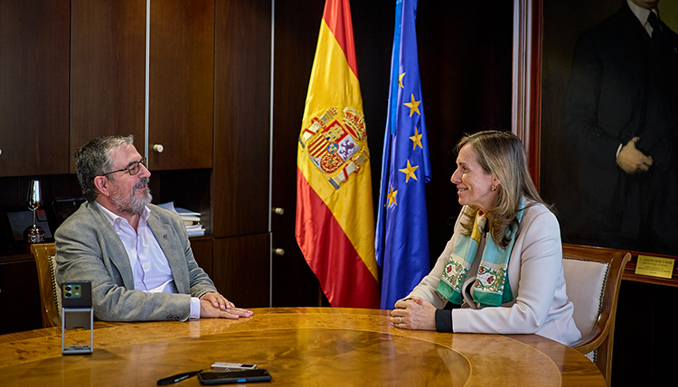 Encuentro de Francisco de la Puente, presidente de APCAS, con Flavia Rodríguez-Ponga, directora general del Consorcio de Compensación de Seguros