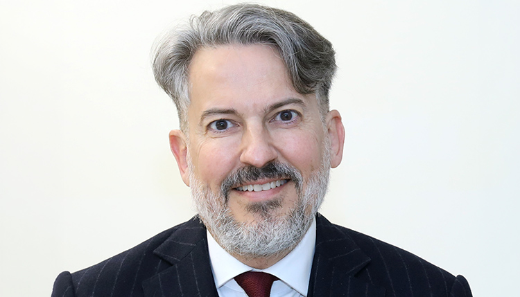 Joaquín Ruiz Echauri, socio responsable del área de seguros y reaseguros de Pérez -Llorca